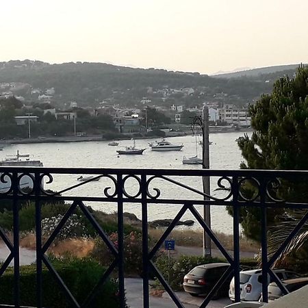 The Swan And The Gull, Porto Rafti Yacht Harbor Apartment Exterior foto