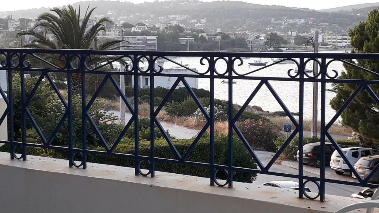 The Swan And The Gull, Porto Rafti Yacht Harbor Apartment Exterior foto